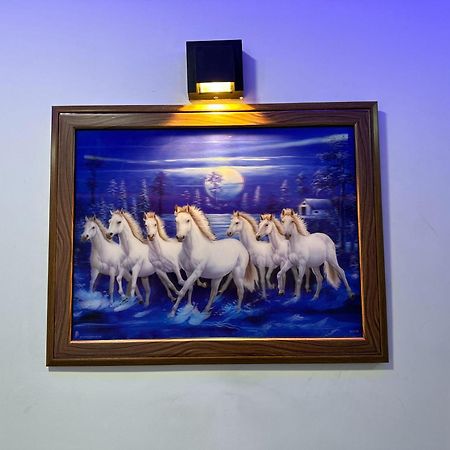 Hotel The Pacific Ahmedabad Airport ภายนอก รูปภาพ